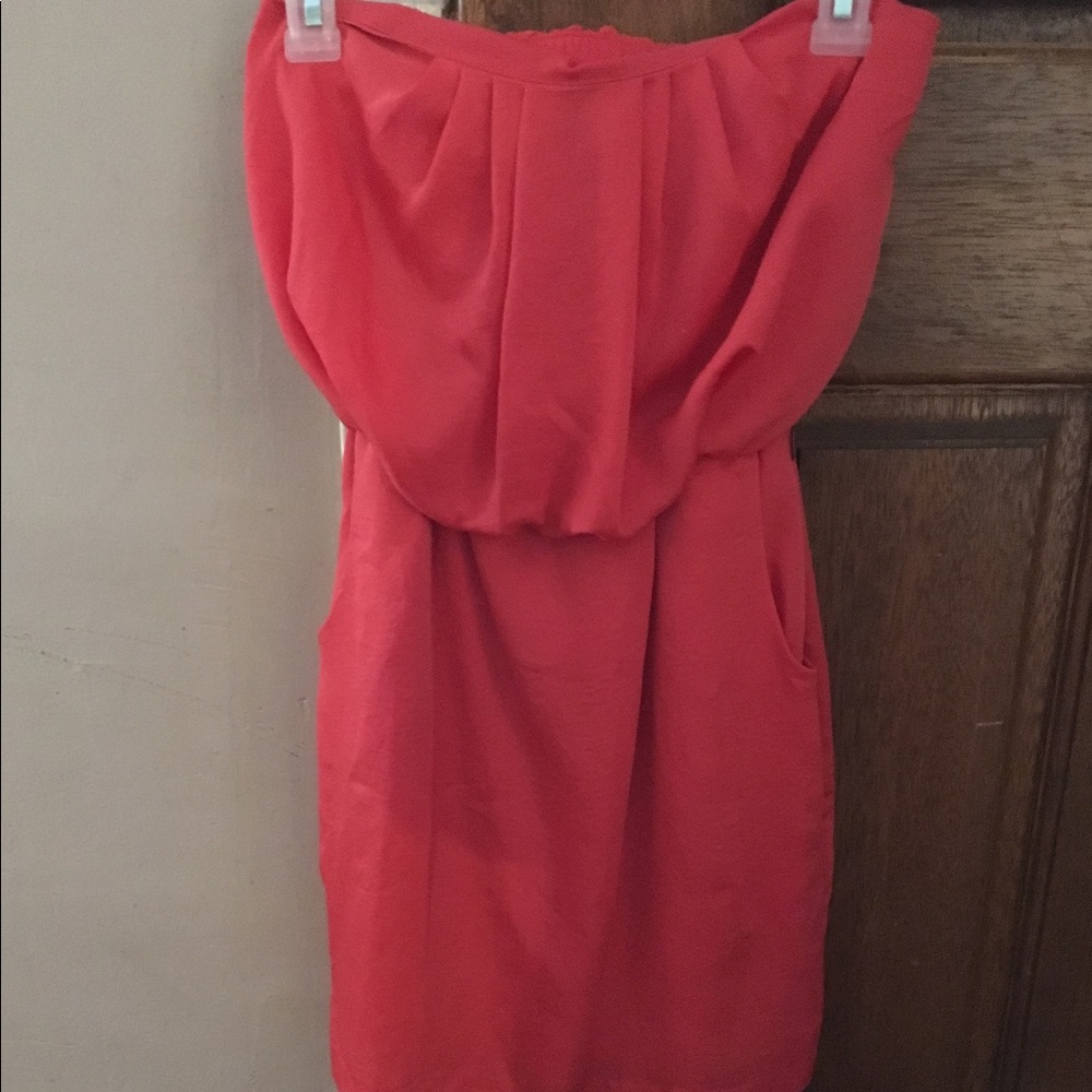 City Triangles strapless dress with pockets